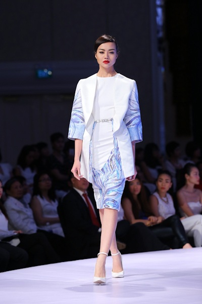 Tham gia trình diễn trong đêm chung kết có rất nhiều gương mặt người mẫu nổi tiếng