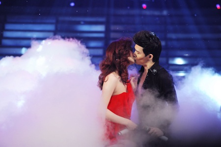 Một số hình ảnh trong phần biểu diễn của Nathan Lee và Ngọc Oanh