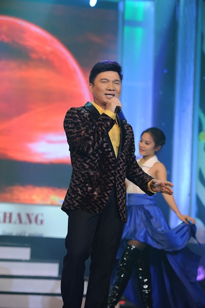 Ánh Tuyết đã thể hiện liên tục ba ca khúc nổi tiếng nhất của Văn Cao