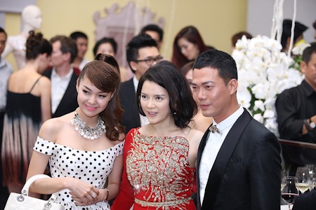 Lý Nhã Kỳ diện váy tiền tỷ - 10 Minh Hằng cũng tranh thủ tới dự