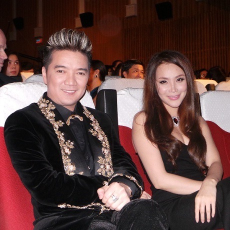 Ca sỹ hội tụ trên thảm đỏ giải Âm nhạc Cống hiến - 11 Mr Đàm và Hồ Quỳnh Hương