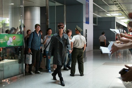 Fans Việt hồ hởi đón Kim Bum - 2 Fans Việt hồ hởi đón Kim Bum