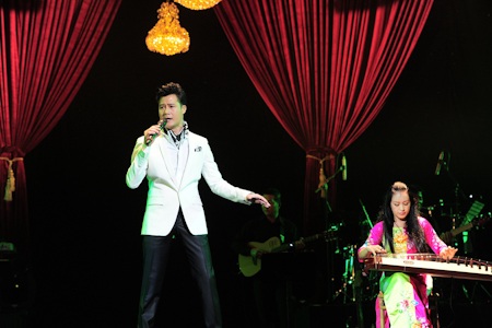 Quang Dũng nồng nàn với Tình ca - 5 Quang Dũng nhận được sự trợ giúp rất tốt từ các nhạc công