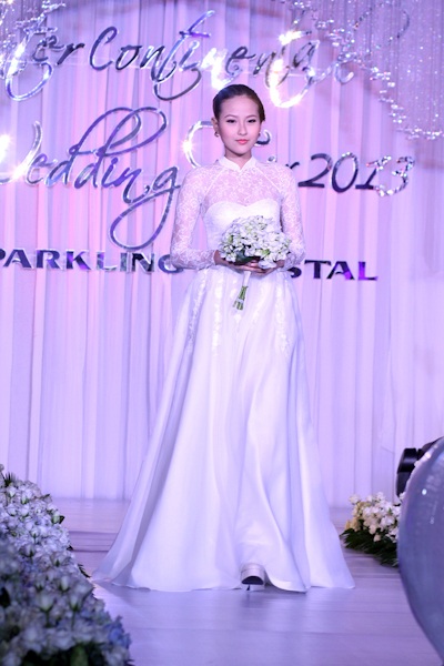 Anh Thư tinh khôi màu áo cưới - 11 Một số mẫu váy cưới trong đêm thời trang cưới 2013