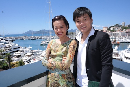 Vợ chồng Hồng Ánh xuất hiện tại Cannes - 1 Hồng Ánh và Đạo diễn trẻ Thanh Huy