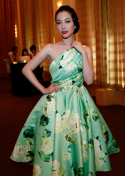 Linh Nga là nàng thơ của Đỗ Mạnh Cường nên không thể vắng mặt