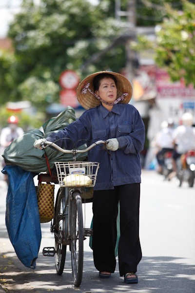 Minh Hằng gặp bao chuyện éo le vì giả trai - 8 Thanh Thuỷ vào vai một người móc bọc
