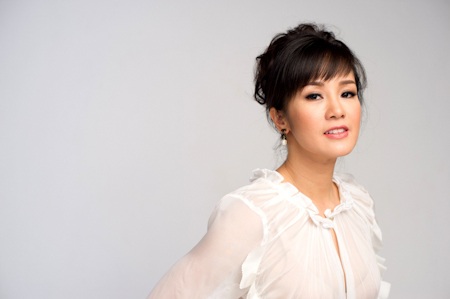 Hồng Nhung: “Hàng khủng” vẫn chưa xuất hiện - 2 Hồng Nhung: “Hàng khủng” vẫn chưa xuất hiện