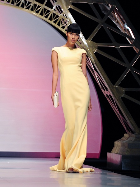 BST của Minh Hà hướng tới những phụ nữ mạnh mẽ, năng động và gợi cảm