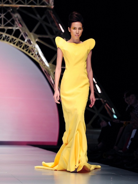 BST của Minh Hà hướng tới những phụ nữ mạnh mẽ, năng động và gợi cảm