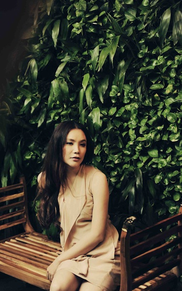 Hồ Quỳnh Hương sánh vai cùng Trần Khôn - 11 Một số hình ảnh mới nhất về Hồ Quỳnh Hương