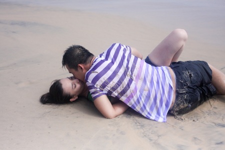 Trang Nhung hôn Lương Thế Thành đắm đuối - 8 Hợp đồng Scandal