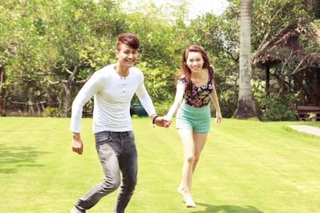 Hà Hồ đẹp đôi bên Vĩnh Thuỵ - 4 Một số hình ảnh trong clip mới của Hà Hồ