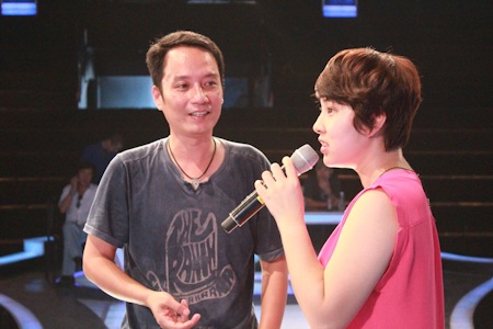 Anh Quân làm giám khảo Vietnam Idol - 1 Anh Quân hướng dẫn thí sinh Vietnam Idol mùa thứ 4