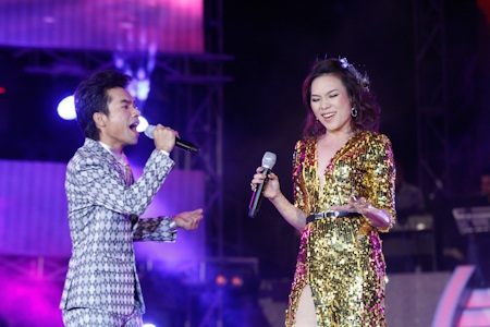 Mỹ Tâm và quán quân mùa 4 - Ya Suy