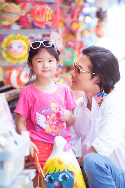 Vẻ dễ thương của con gái Trần Bảo Sơn - Trương Ngọc Ánh - 8 Một số hình ảnh về hai cha con Trần Bảo Sơn và Devon - Bảo Tiên