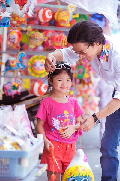 Vẻ dễ thương của con gái Trần Bảo Sơn - Trương Ngọc Ánh - 7 Một số hình ảnh về hai cha con Trần Bảo Sơn và Devon - Bảo Tiên