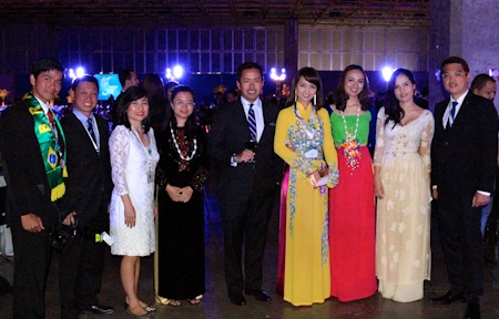 Đoàn Việt Nam và đoàn Philippines