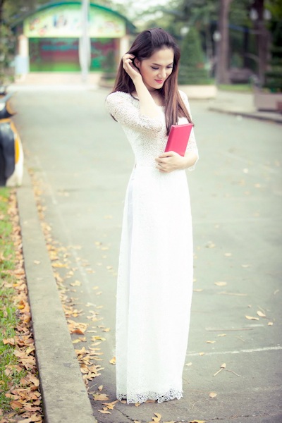 Hương Giang Idol duyên dáng trong tà áo dài - 4 Phan Anh