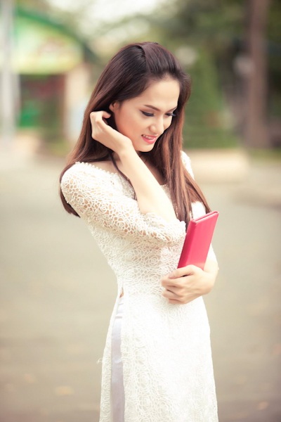 Hương Giang Idol duyên dáng trong tà áo dài - 5 Phan Anh