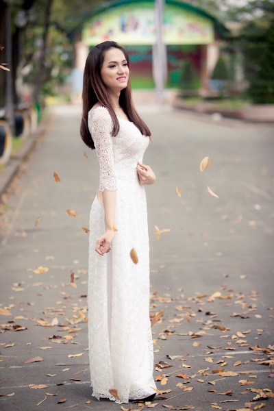 Hương Giang Idol duyên dáng trong tà áo dài - 9 Phan Anh