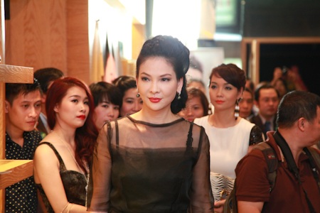 "Ốc" Thanh Vân xinh đẹp mặn mà - 8 Người đẹp không tuổi Hương Thuỷ