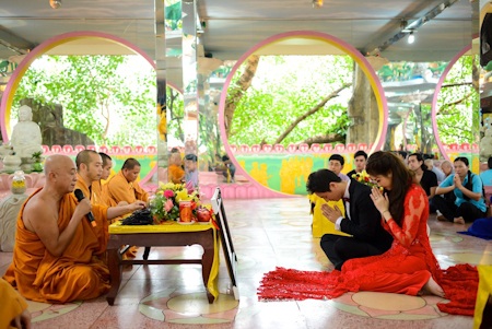 Đăng Khôi, Thủy Anh lên chùa làm lễ cưới lại - 7 Hoà thượng Trụ trì thuyết giảng cho vợ chồng Đăng Khôi - Thuỷ Anh về lễ, đạo, hiếu, thuận...