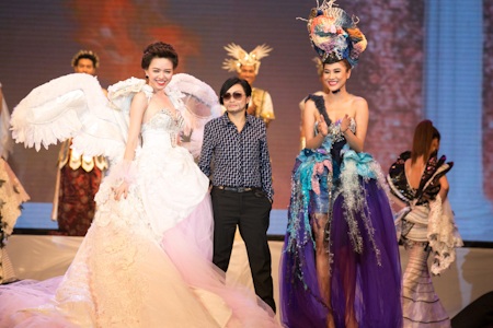 Phương Thanh giả nam diễn thời trang - 1 Vũ Hoàng Điệp dẫn đại gia lạ lên sân khấu
