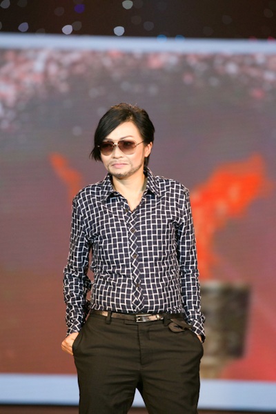 Phương Thanh giả nam diễn thời trang - 4 Phương Thanh với tạo hình rất lạ và nam tính của mình