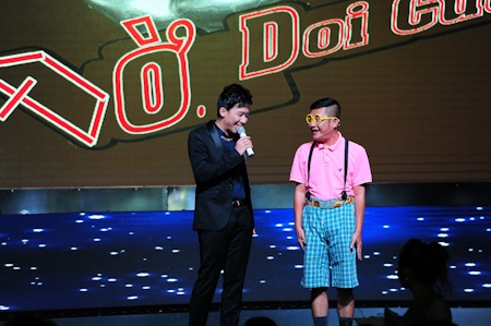 Phương Mỹ Chi bất ngờ xuất hiện trong liveshow Trấn Thành - 4 Trấn Thành và Tấn Beo nói xấu The voice