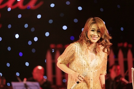Mỹ Tâm khoe bố mẹ với fans - 7 Một số hình ảnh trong liveshow của Mỹ Tâm