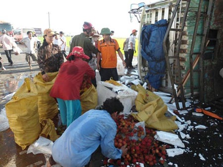 Dư luận bức xúc vì hành vi “hôi của” vẫn tiếp diễn - 1