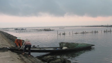 “Nghề độc” trên phá Tam Giang - 1 “Nghề độc” trên phá Tam Giang - 1