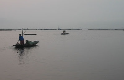 “Nghề độc” trên phá Tam Giang - 2 “Nghề độc” trên phá Tam Giang - 2