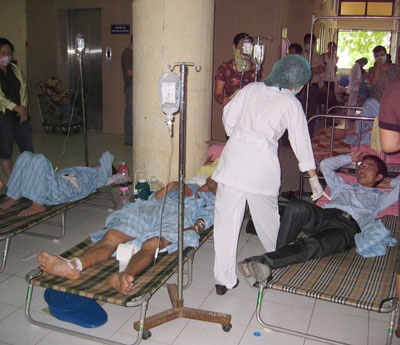 Chữa "bệnh phong bì”  từ phía bệnh nhân hay thầy thuốc? - 1 Chữa "bệnh phong bì”  từ phía bệnh nhân hay thầy thuốc? - 1