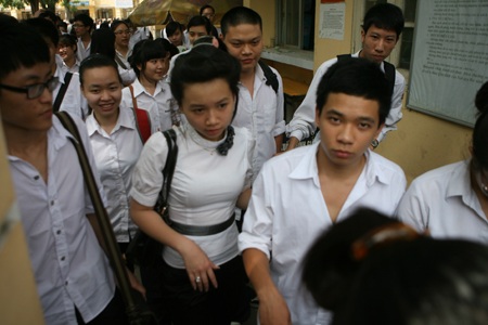 Vì sao các trường ĐH ngoài công lập “khát sinh viên”? - 1