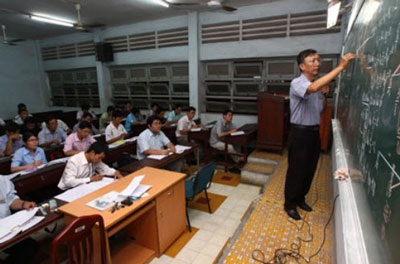 ĐH công lập, dân lập, tại chức: Mọi sự so sánh đều khập khiễng? - 1 ĐH công lập, dân lập, tại chức: Mọi sự so sánh đều khập khiễng? - 1