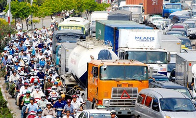 Cách chống ùn tắc giao thông của Hà Nội chưa ổn - 1 Cách chống ùn tắc giao thông của Hà Nội chưa ổn - 1