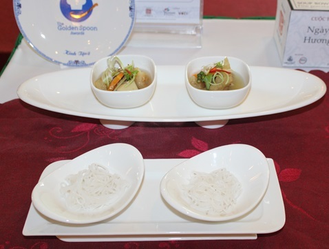 Da cá mập nấu măng gà