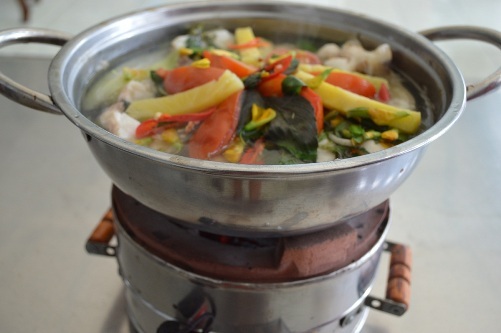 Canh chua bông điên điển xứ bưng biền - 3 Bông điên điển được hái ngon nhất là vào buổi chạng vạng, bông vừa hé nhụy, rất tươi ngon
