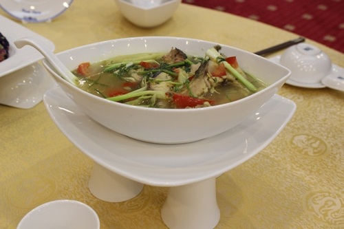 Cá chép nấu canh chua bằng bỗng rượu nếp