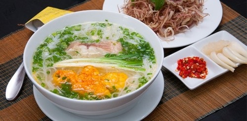 Ăn tô bún cá chứa chan tình người - 5 Cô con dâu út tiếp nối bà Hai Tầm để giữ vị bún cá nức tiếng Kiên Giang 60 năm qua