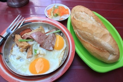 Bánh mì Sài Gòn - 7 Andrea Nguyen, một chuyên gia về bánh mì, tác giả cuốn sách