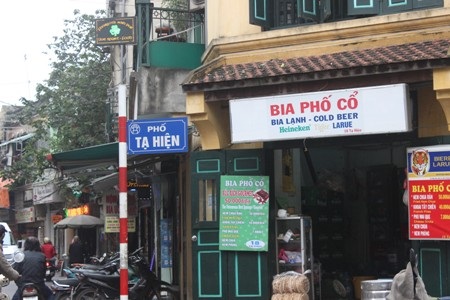 Thử làm “ma xó” quà vặt ở phố cổ Hà Nội