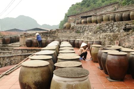 Ra Cát Hải xem dân làm mắm - 10 Hữu Thắng