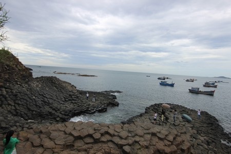 Ghềnh Đá Đĩa - “Món quà” tạo hóa ban tặng cho biển Phú Yên