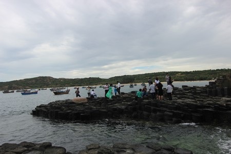 Ghềnh Đá Đĩa - “Món quà” tạo hóa ban tặng cho biển Phú Yên