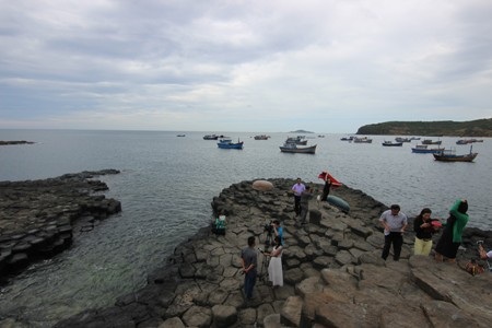 Ghềnh Đá Đĩa - “Món quà” tạo hóa ban tặng cho biển Phú Yên