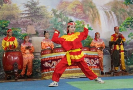 Về Bình Định xem thiếu nữ múa roi, đi quyền