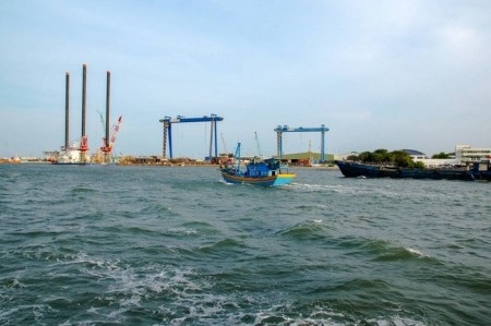 Một ngày làm "cần thủ" trên biển Côn Đảo - 14 Chào Vũng tàu, lên đường đúng 5h chiều.